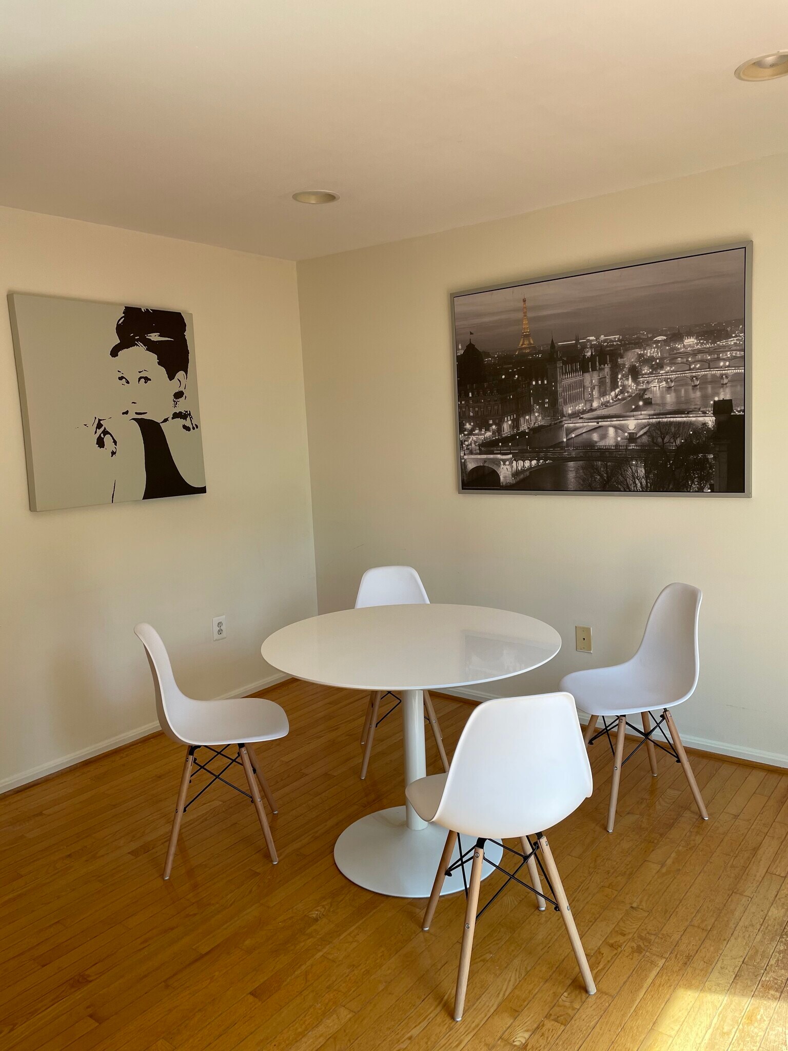 Dining - 6403 Knapsack Ln