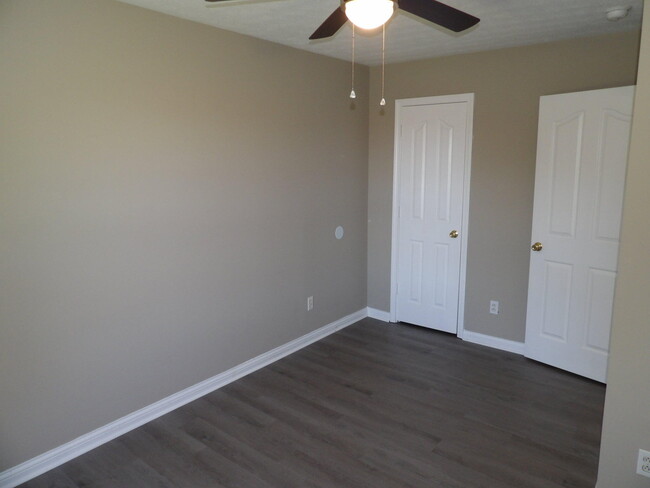 Building Photo - 312 Bypass Plaza Dr