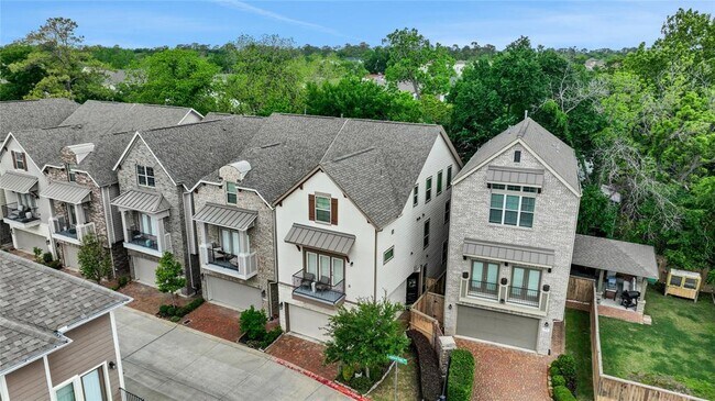 Building Photo - 1002 Shepherd Oaks Dr