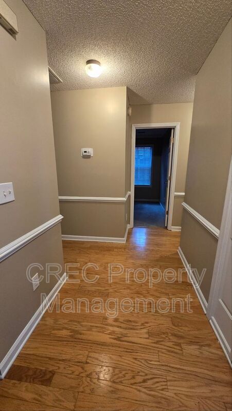 Building Photo - 1308 Starling Rd