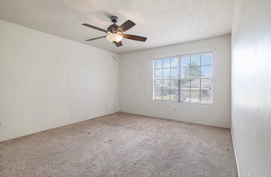 Building Photo - 726 Slate Valley Ln