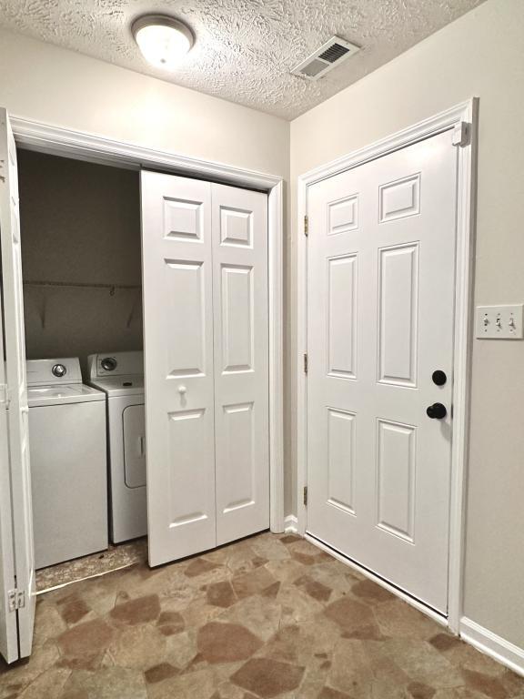 Building Photo - 2517 Forest Lodge Dr