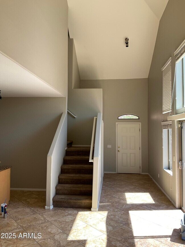 Building Photo - 1015 S Val Vista Dr