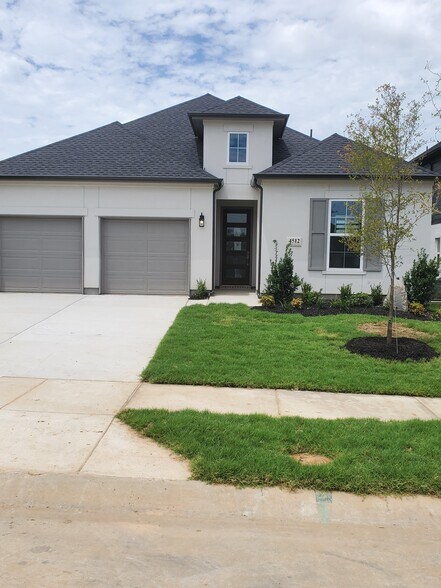 Primary Photo - 4512 Hammerstein Blvd