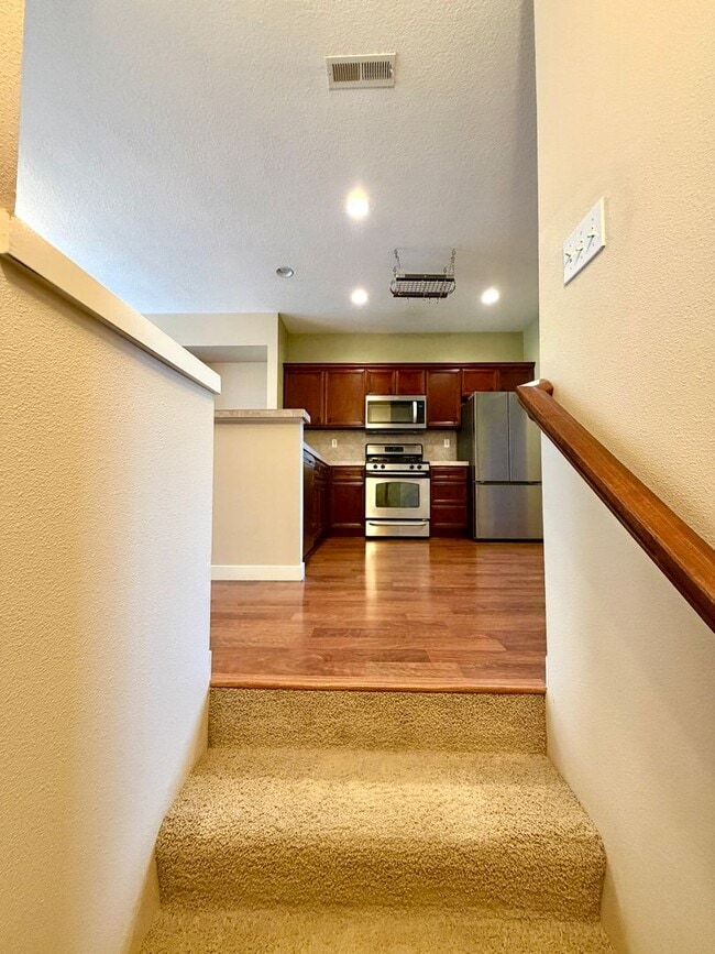 Building Photo - ~New home for the holidays? Move in now, and get December RENT FREE!~