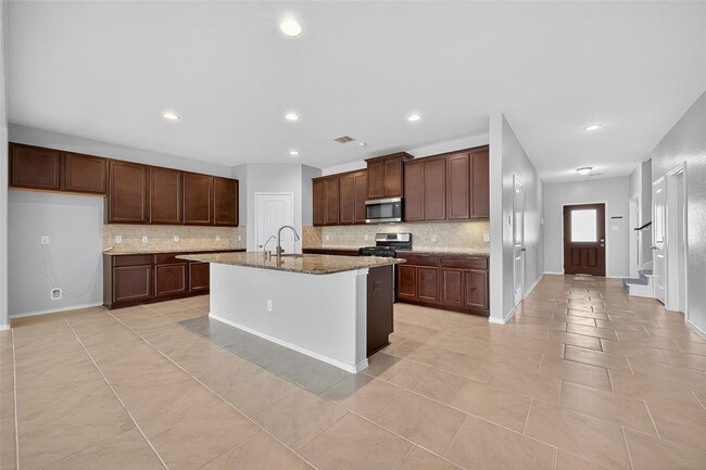 Building Photo - 154 Meadow Grove Dr