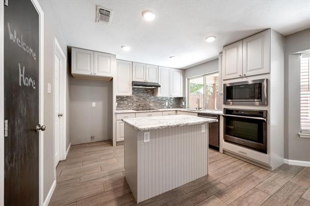 Building Photo - 3008 Bluebonnet Ln