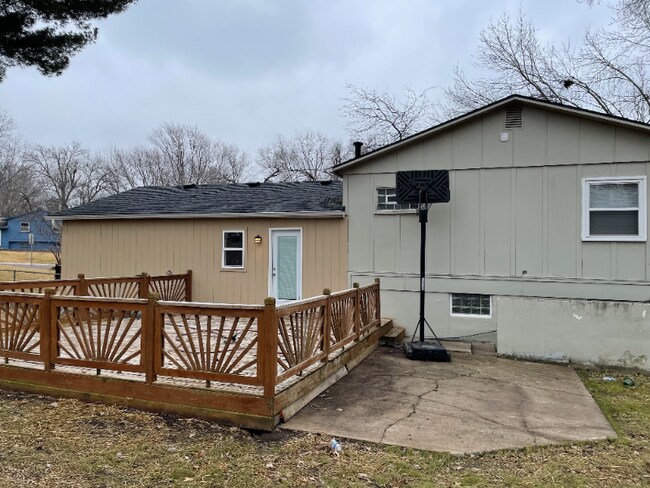 Building Photo - 9914 England Dr