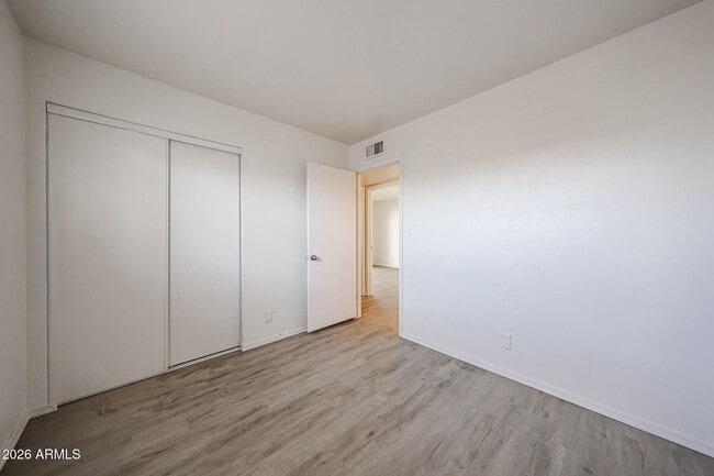 Building Photo - 2226 W Heatherbrae Dr