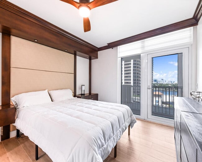 Building Photo - 101 S Fort Lauderdale Beach Blvd