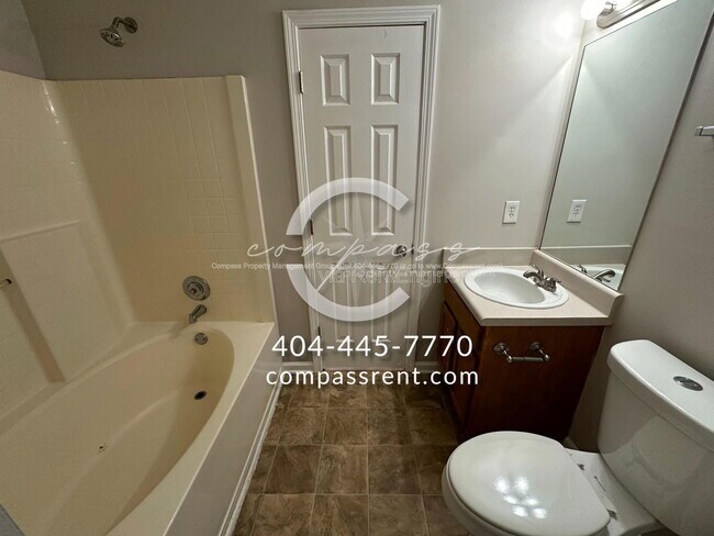 Building Photo - 484 Rustin Dr