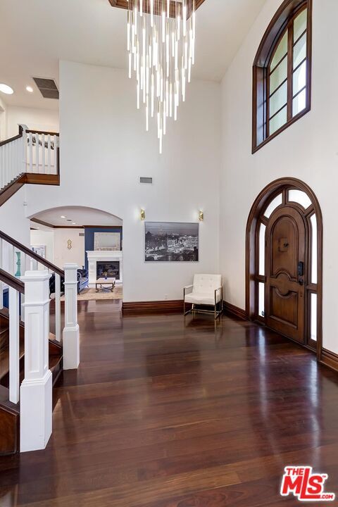 Building Photo - 6127 Rhodes Ave