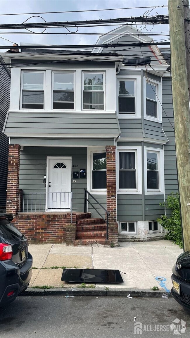 Building Photo - 442-414 14th Ave