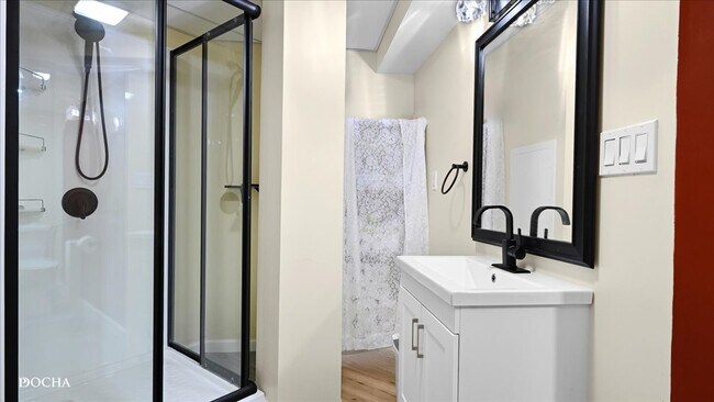 Building Photo - 480 Vaughn Cir