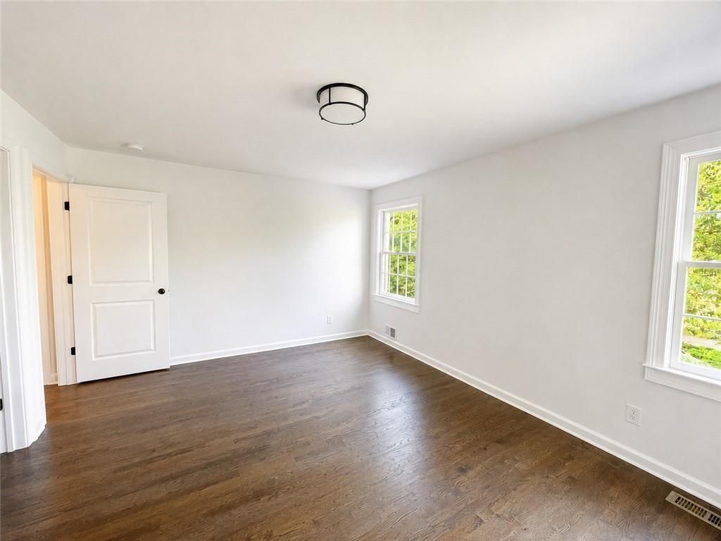 Building Photo - 4586 Peachtree Dunwoody Rd NE