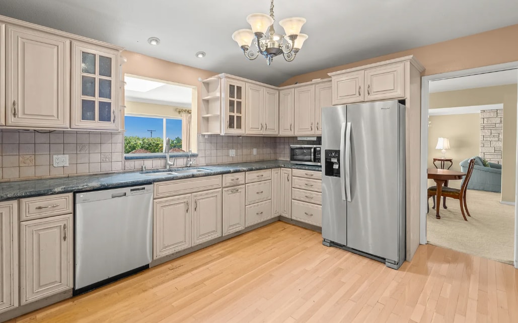 Building Photo - 6401 La Jolla Scenic Dr S