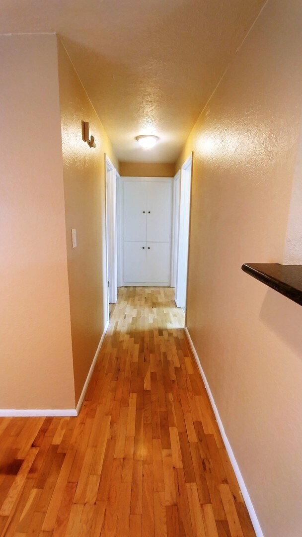 Building Photo - Three Bedroom Rambler in the North End!