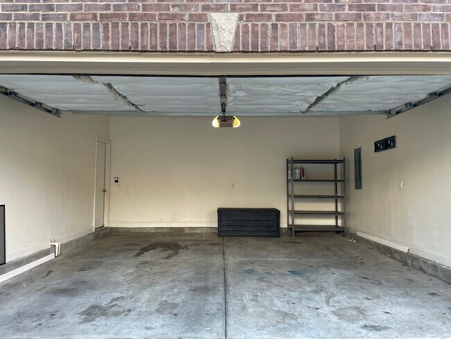 Building Photo - 940 Sunny Slope Trace