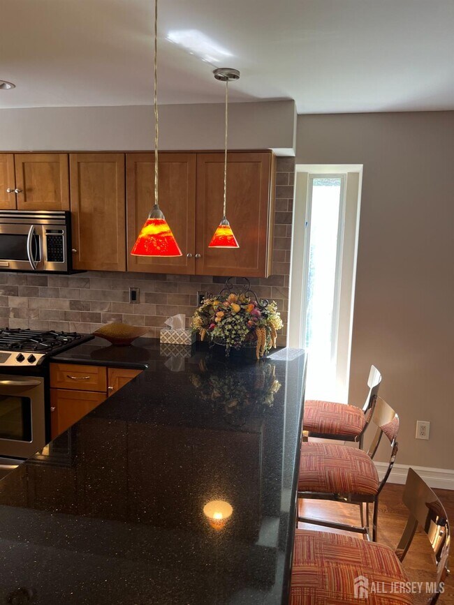 Building Photo - 511 Chanticleer