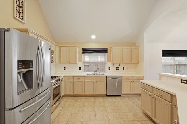 Building Photo - 18303 Heathridge Ln