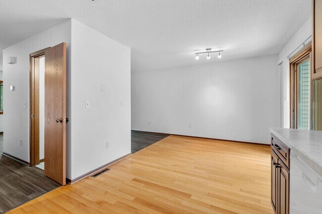 Building Photo - 232 3rd Ave NE