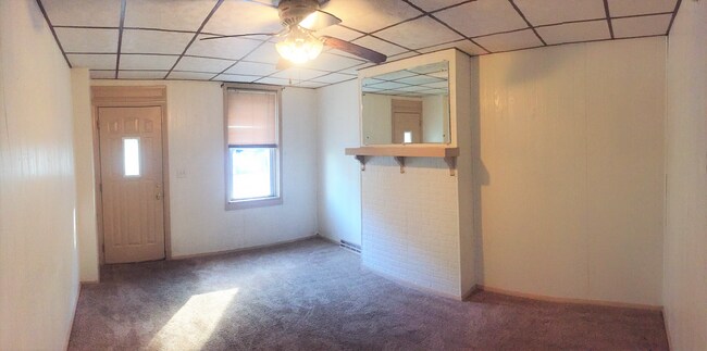 Building Photo - 813 Evergreen Ave