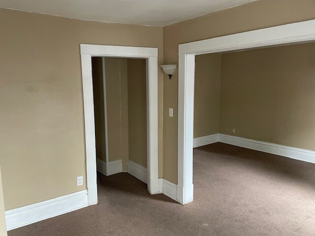 Building Photo - 1537 1st Ave SE