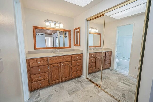 Building Photo - 25173 Markel Dr