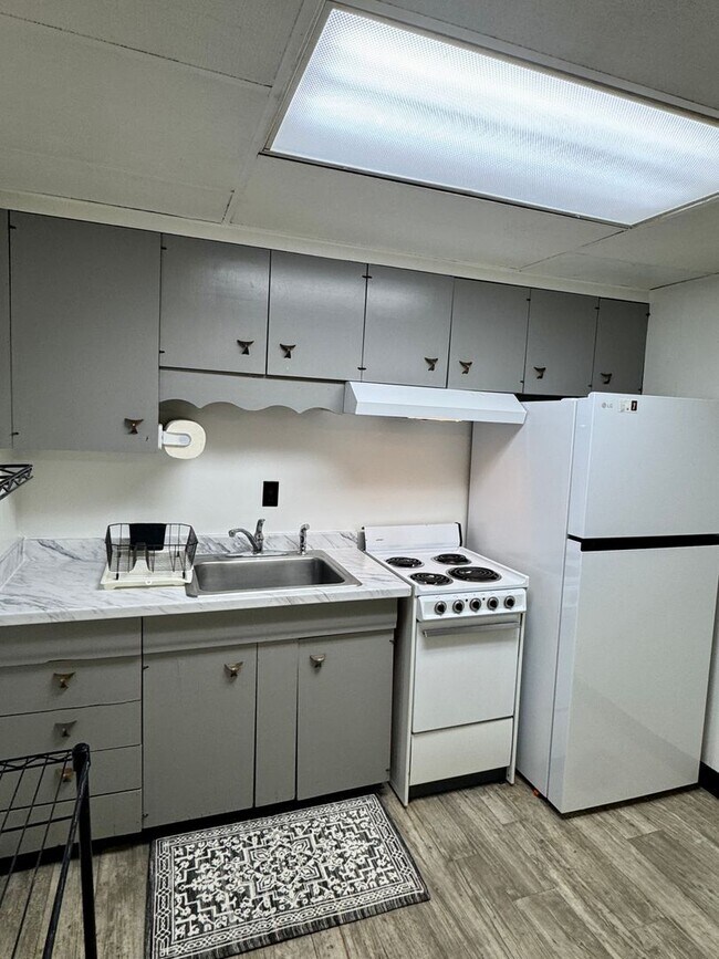 Building Photo - Cute 1 bed, 1 bath apartment in town for rent! No Pets/No Smoking