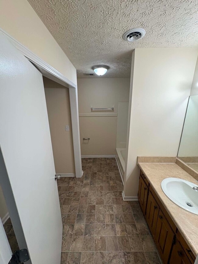Building Photo - 1617 Flanigan Ct