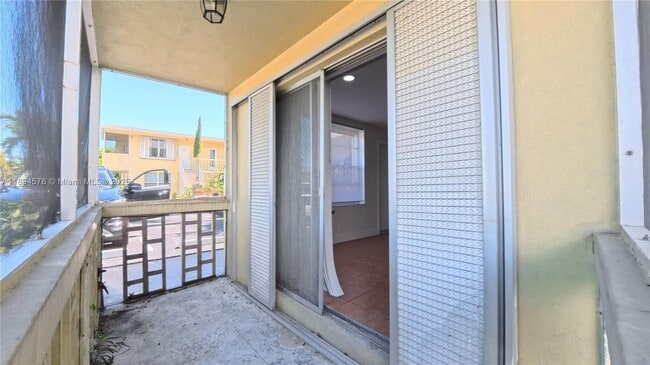 Building Photo - 1720 Funston St