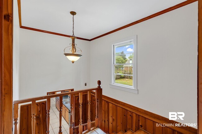 Building Photo - 6425 Village Point Dr