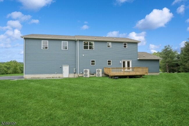 Building Photo - 4 Sterling Dr