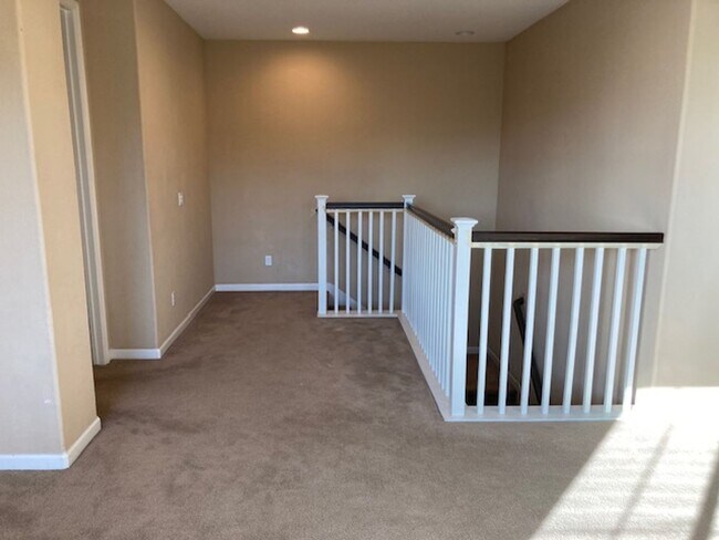 Building Photo - 2285 Rutland Ct