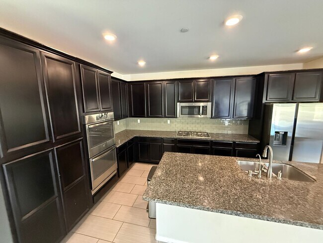 Building Photo - 24122 Village Cir Dr