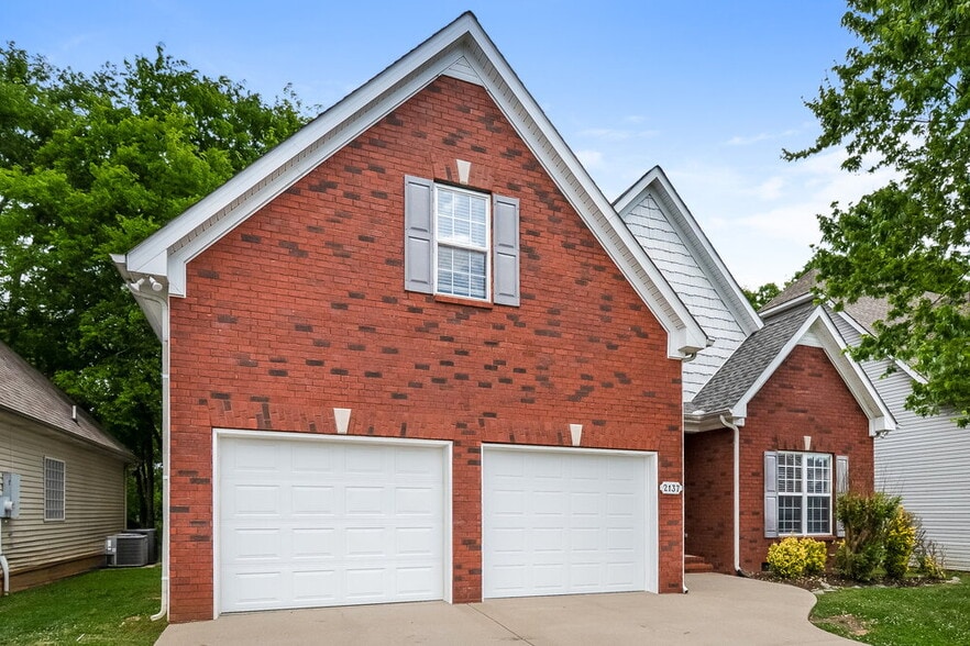 Building Photo - 2137 Aberdeen Cir