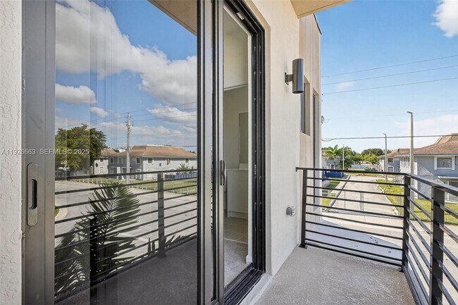 Building Photo - 13835 SW 261st Terrace