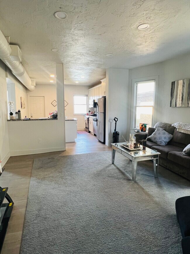 Building Photo - 128 Cohassett St