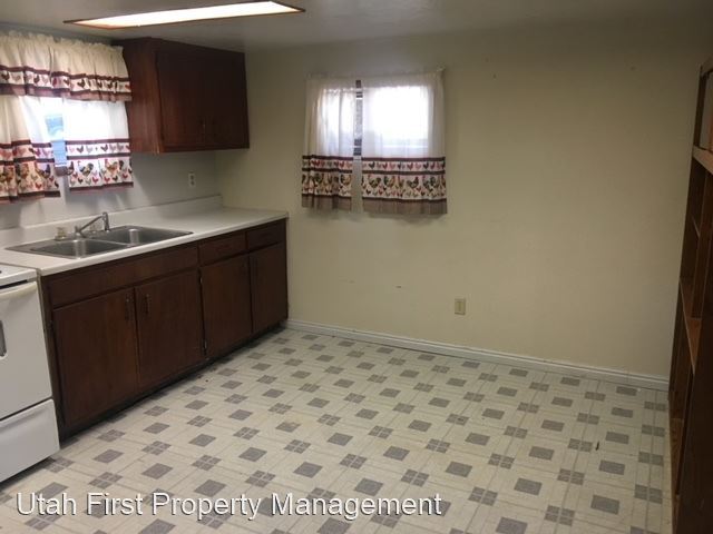 Building Photo - 4 br, 3 bath House - 65 S Main St