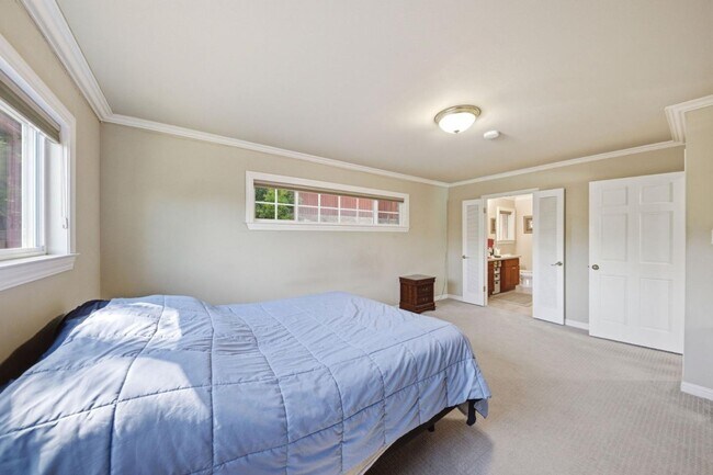 Building Photo - 25 Warmwood Way