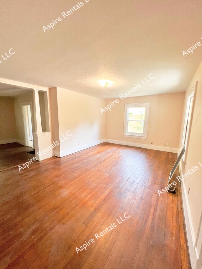 Building Photo - 420 Alexander Ave