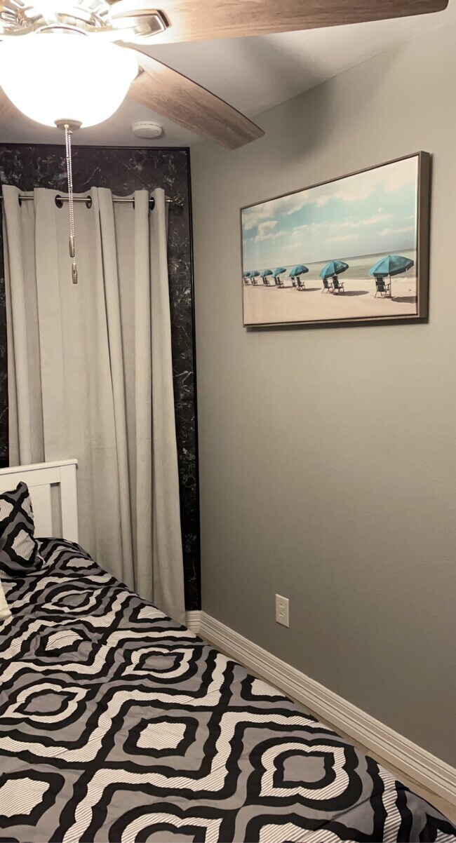 Building Photo - 3938 Surfside Blvd