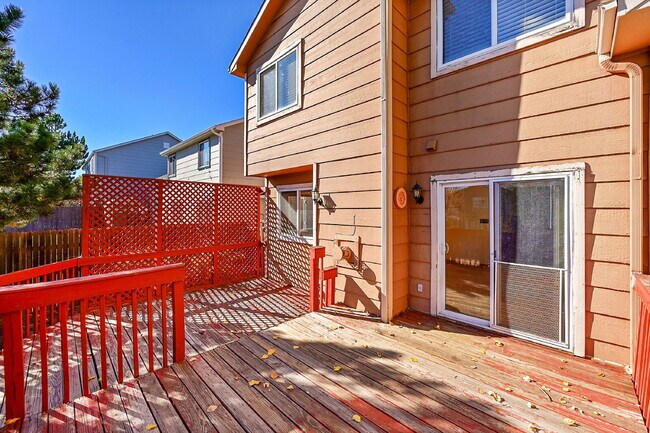 Building Photo - $2,395.00 - 4 Bedrooms, 3.5 Bathrooms, Sin...