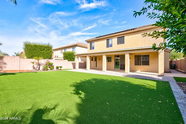 Building Photo - 2237 W Bonanza Ln