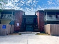 Building Photo - 8907 Parkfield Dr