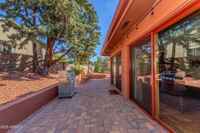 Building Photo - 70 Bell Rock Dr