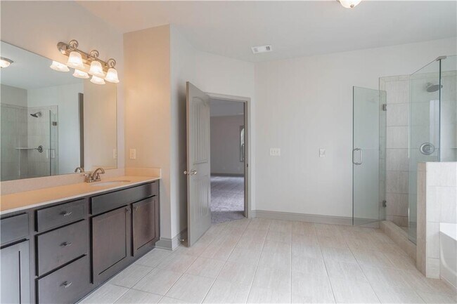 Building Photo - 2121 Spring Sound Ln