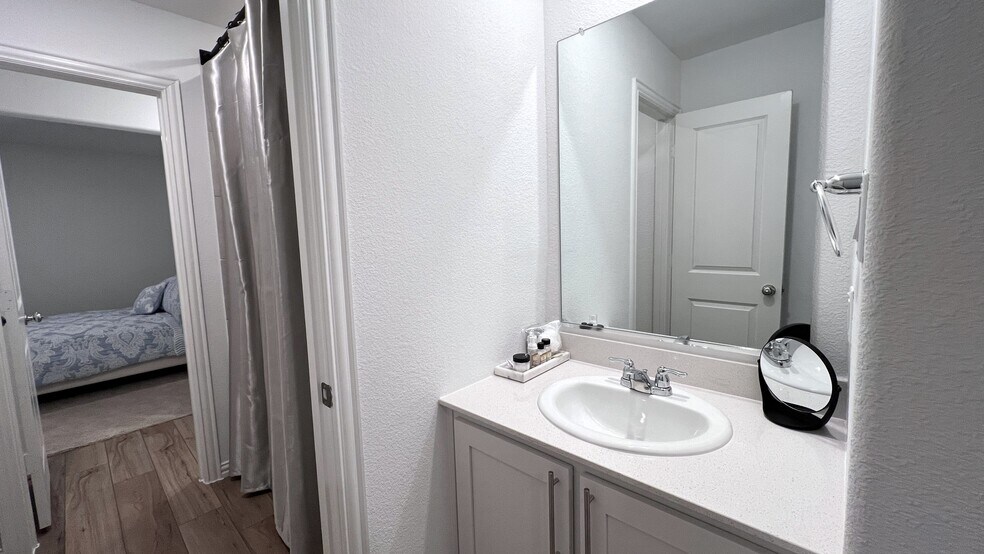 Building Photo - 5334 Riverwalk Pky