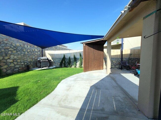 Building Photo - 7852 Enchanted View Dr