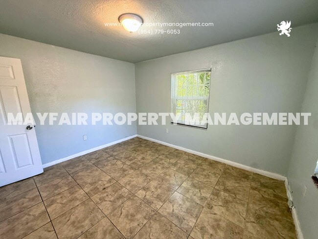 Building Photo - 400 Opa-Locka Blvd